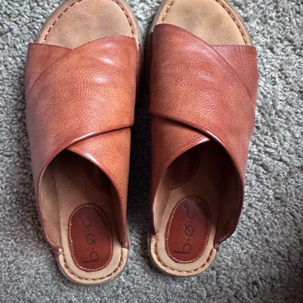b.o.c. Women's Cognac Leather Crossband Slide Mules